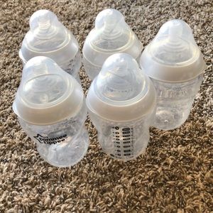 9oz Tommee tippee bottles like new!